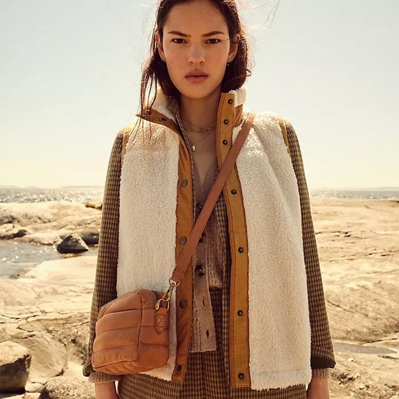 Madewell Camera Crossbody Bag - Picture 3 of 6